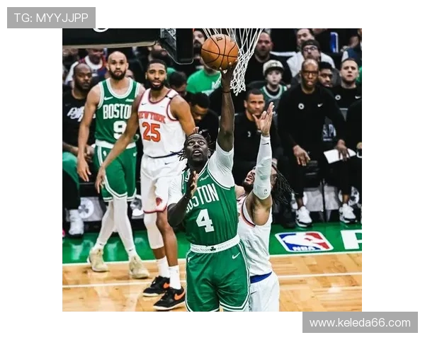 ✅体育直播🏆世界杯直播🏀NBA直播⚽- 有球迷冲入赛场致比赛暂停,现场观众:很不理智 - sports ✅体育直播🏆世界杯直播🏀NBA直播⚽- 有球迷冲入赛场致比赛暂停,现场观众:很不理智 - sports